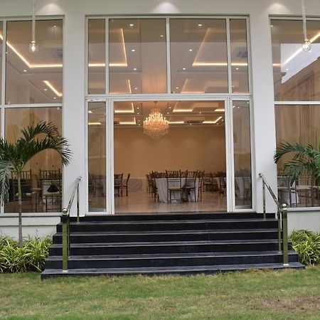 The White Lotus Hotel Gaya Bagian luar foto