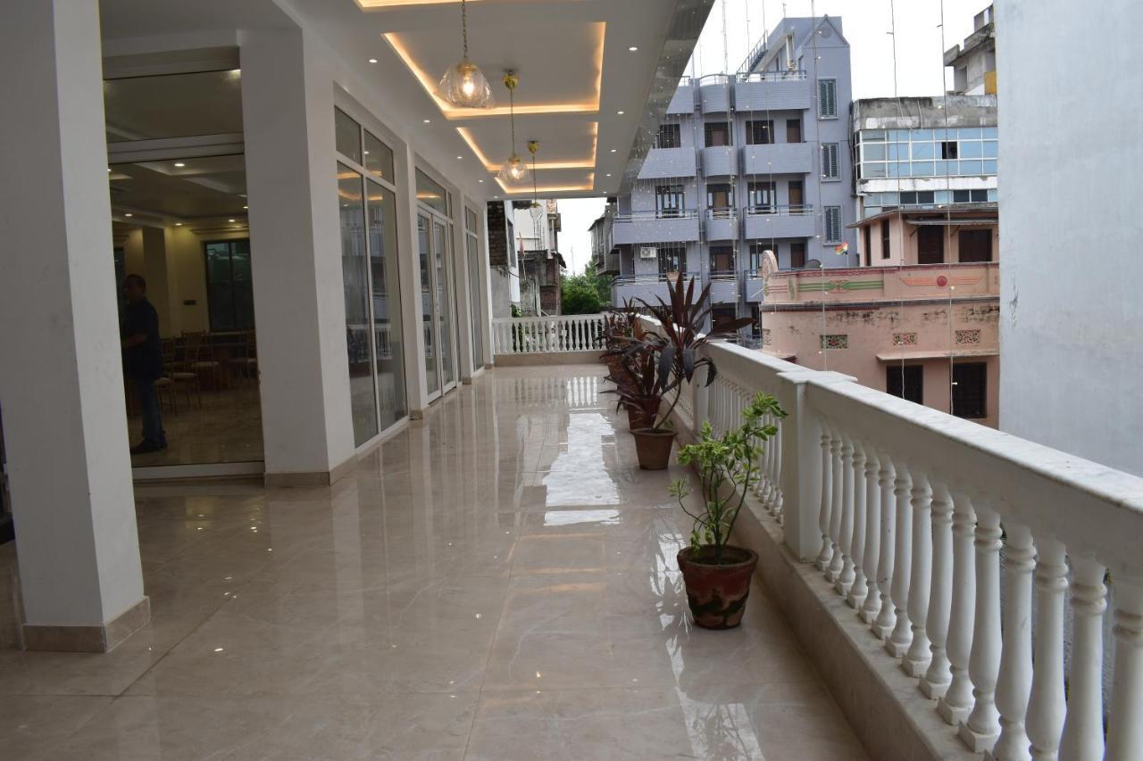 The White Lotus Hotel Gaya Bagian luar foto