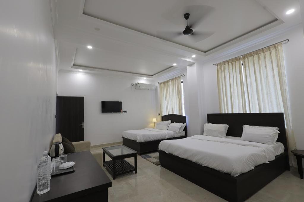 The White Lotus Hotel Gaya Bagian luar foto